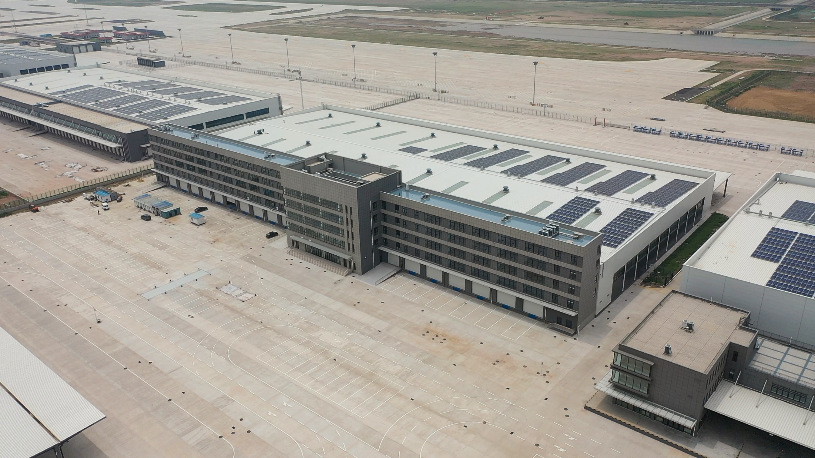 창고를 위한 공항 조립식 강철 구조물 프레임 빌딩